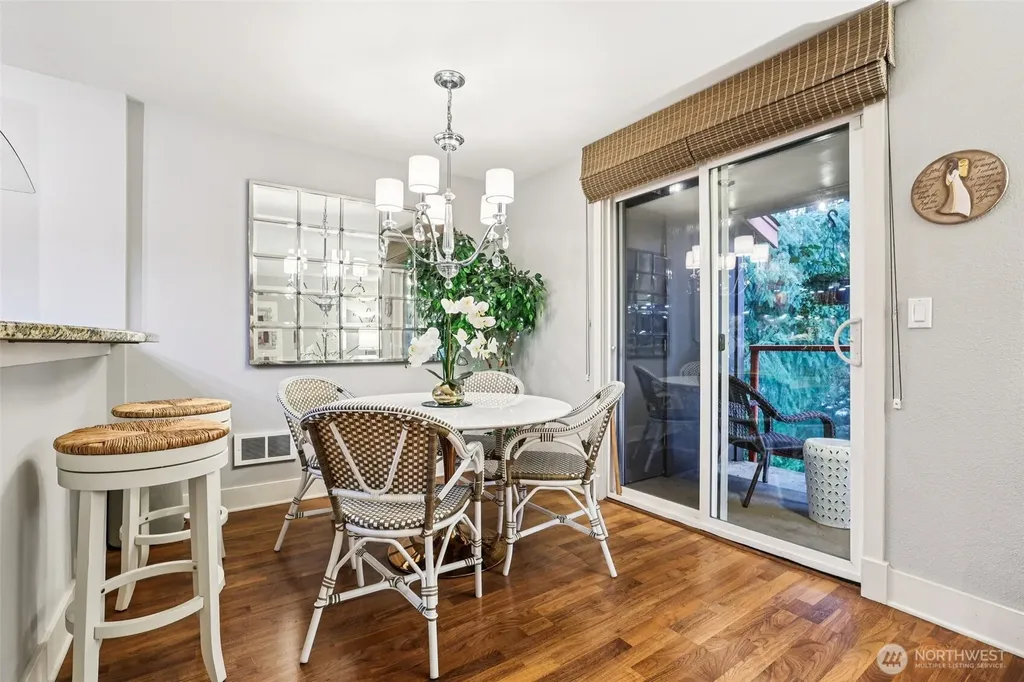 11060 NE 33rd Place Bellevue WA 98004
