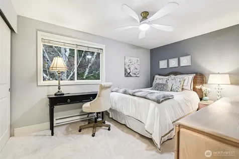 11060 NE 33rd Place Bellevue WA 98004