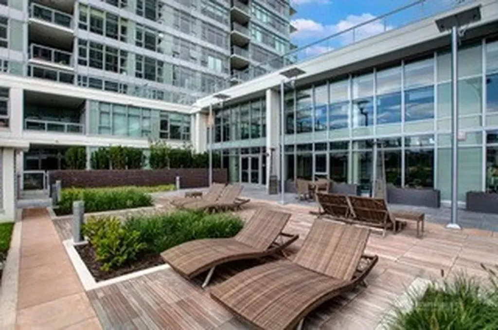 588 Bell Street Seattle WA 98121