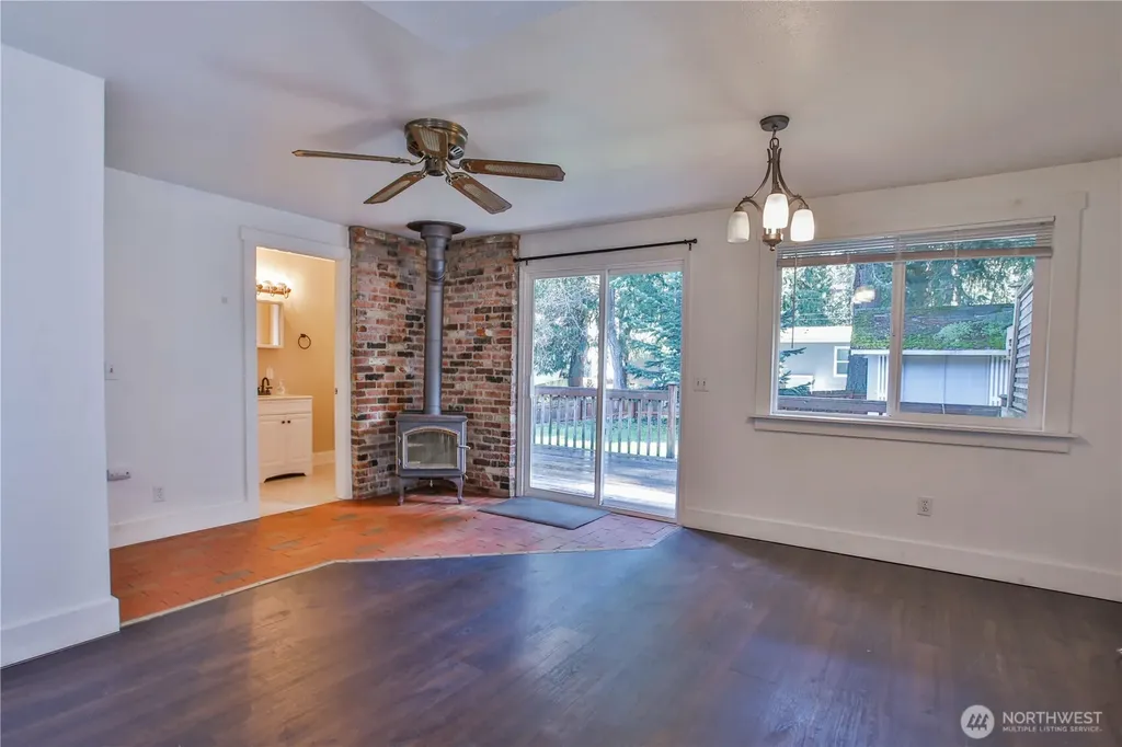 7891 San Juan Avenue Clinton WA 98236