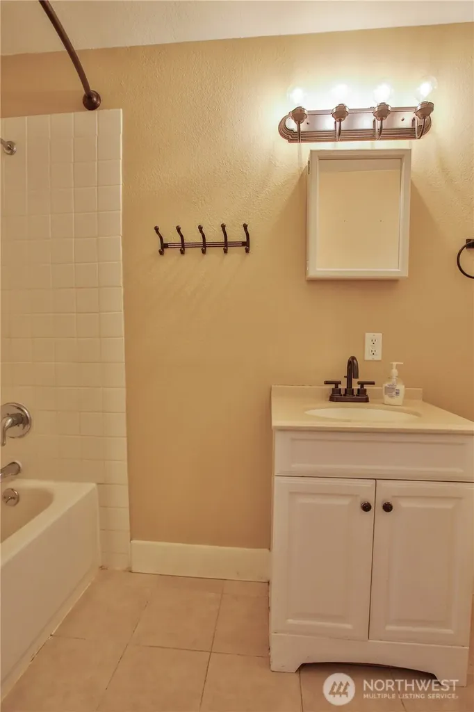 7891 San Juan Avenue Clinton WA 98236