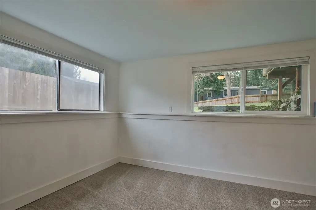 7891 San Juan Avenue Clinton WA 98236