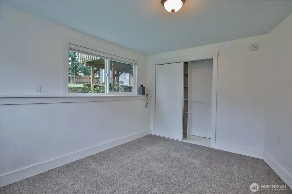 7891 San Juan Avenue Clinton WA 98236