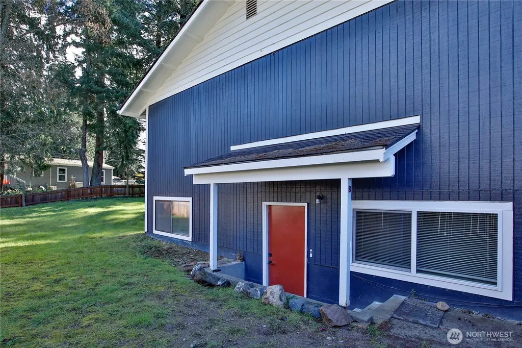 7891 San Juan Avenue Clinton WA 98236