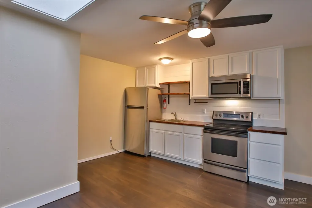 7891 San Juan Avenue Clinton WA 98236