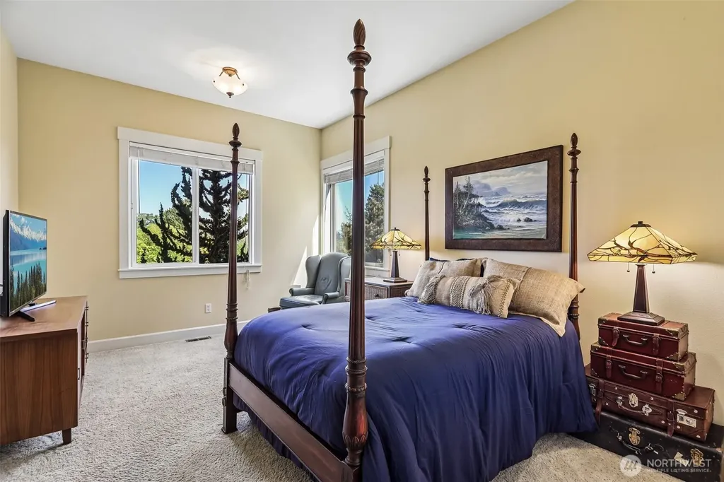 21729 Quiet Water Loop Lake Tapps WA 98391