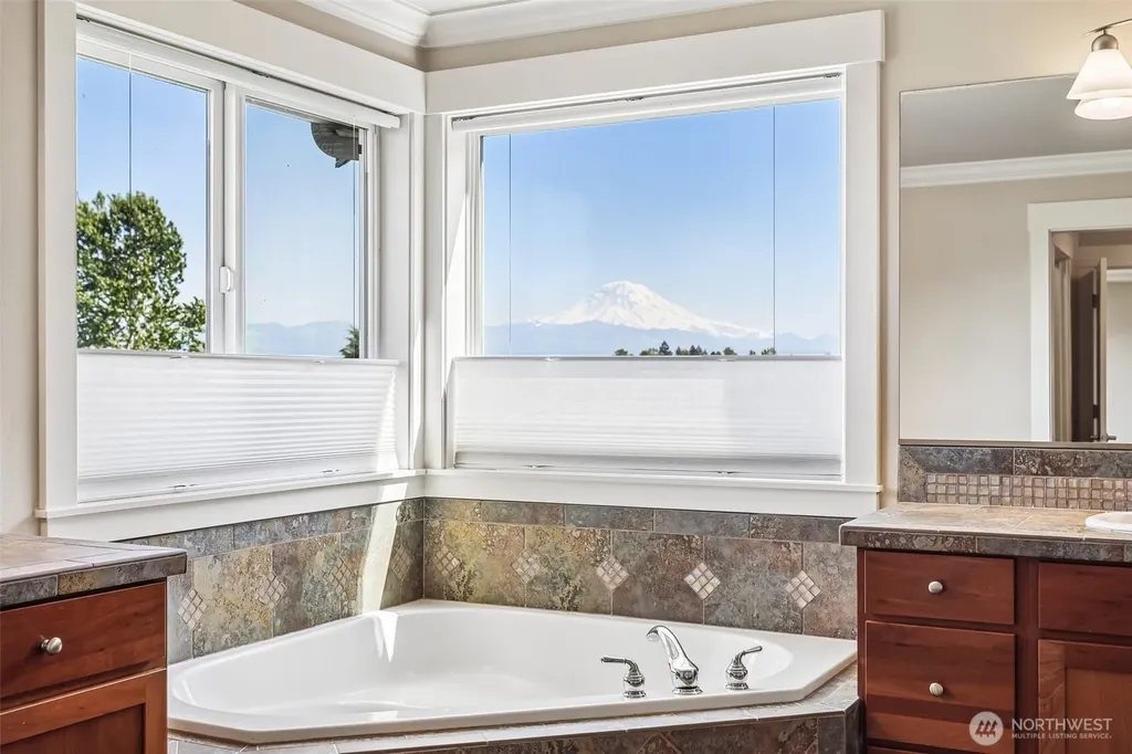 21729 Quiet Water Loop Lake Tapps WA 98391