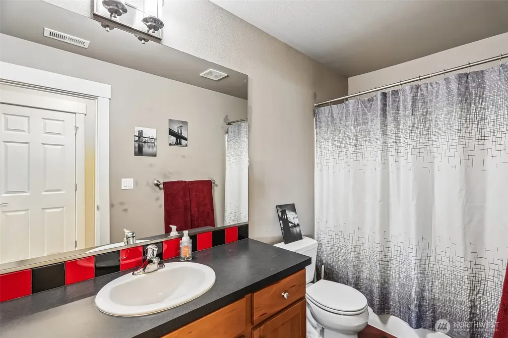 21729 Quiet Water Loop Lake Tapps WA 98391