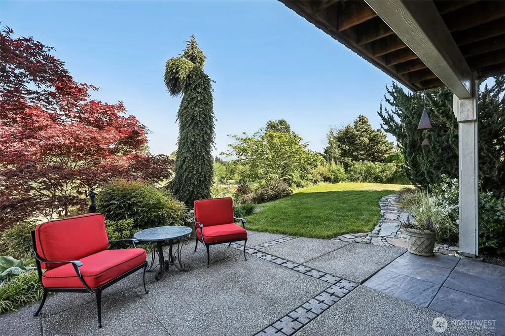 21729 Quiet Water Loop Lake Tapps WA 98391