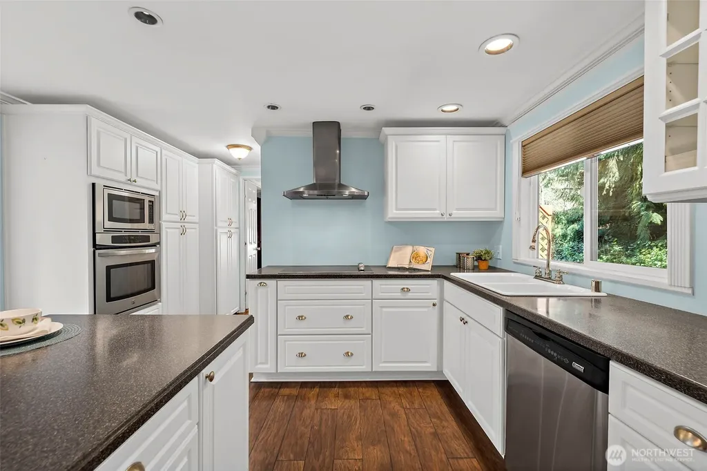 33507 43rd Avenue SW Federal Way WA 98023