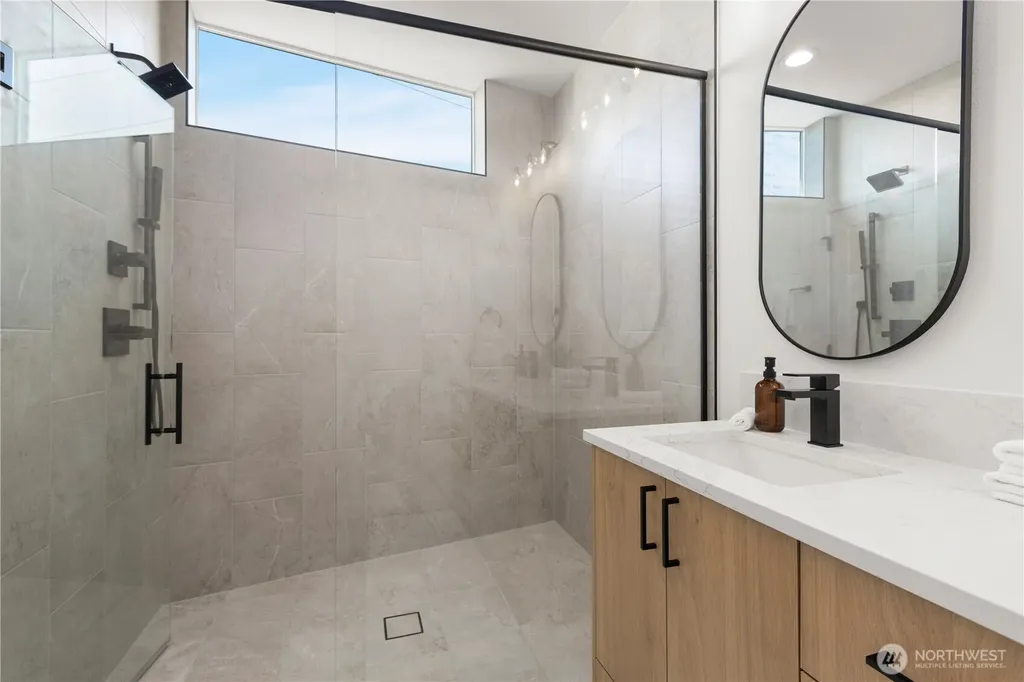 957 N 35th Street Seattle WA 98103