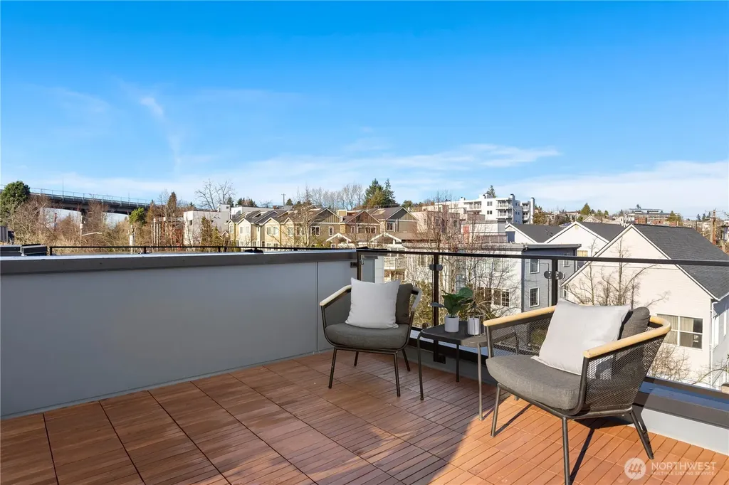 957 N 35th Street Seattle WA 98103