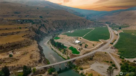 385 Highway 153 Pateros WA 98846