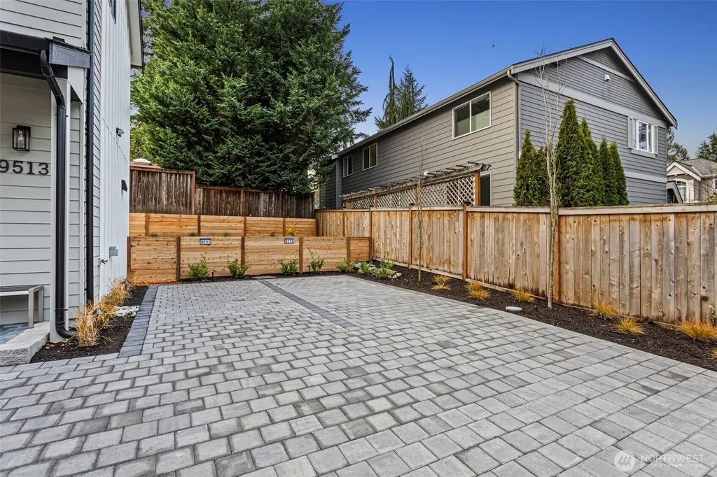 9513 132nd Avenue NE Kirkland WA 98033