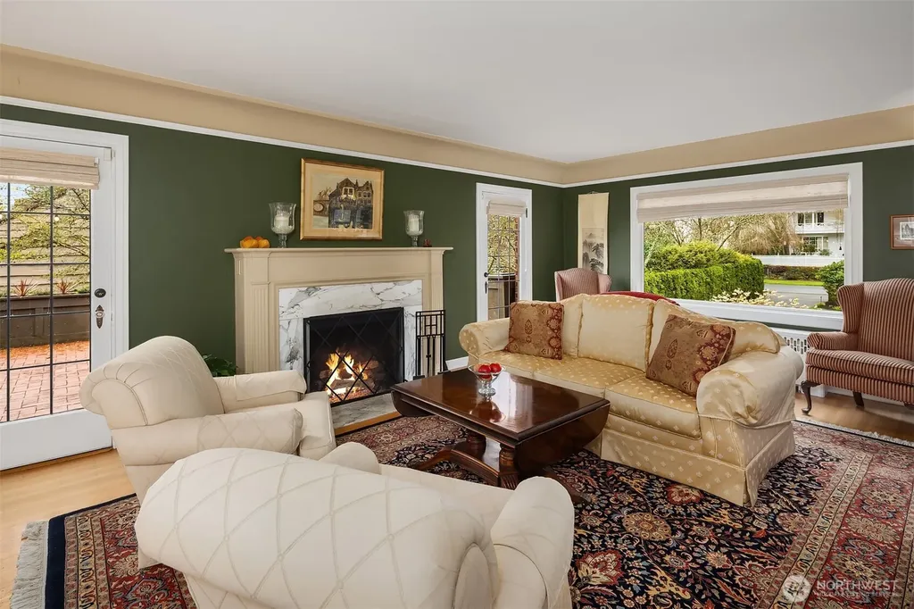 3333 43rd Avenue NE Seattle WA 98105