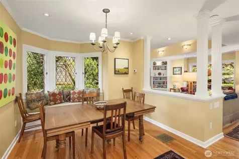 3333 43rd Avenue NE Seattle WA 98105