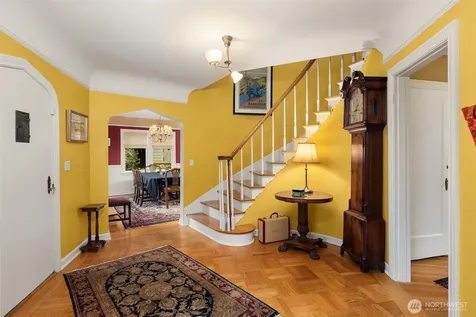 3333 43rd Avenue NE Seattle WA 98105