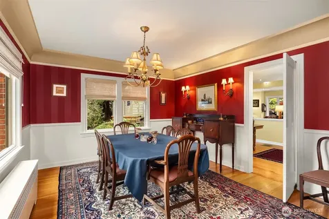 3333 43rd Avenue NE Seattle WA 98105