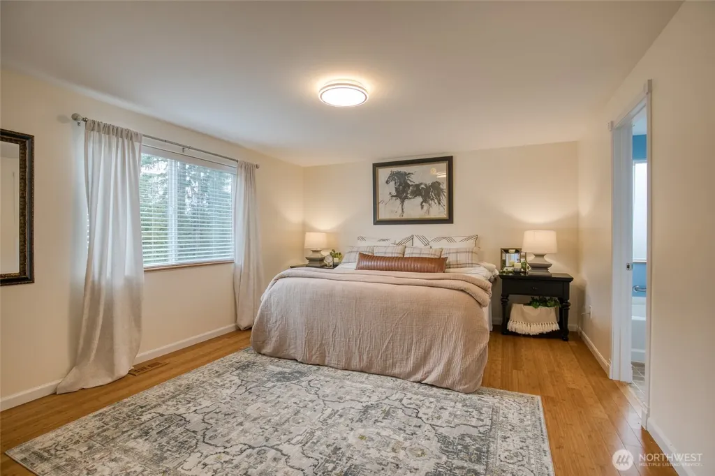 828 Ocean Avenue Cosmopolis WA 98595