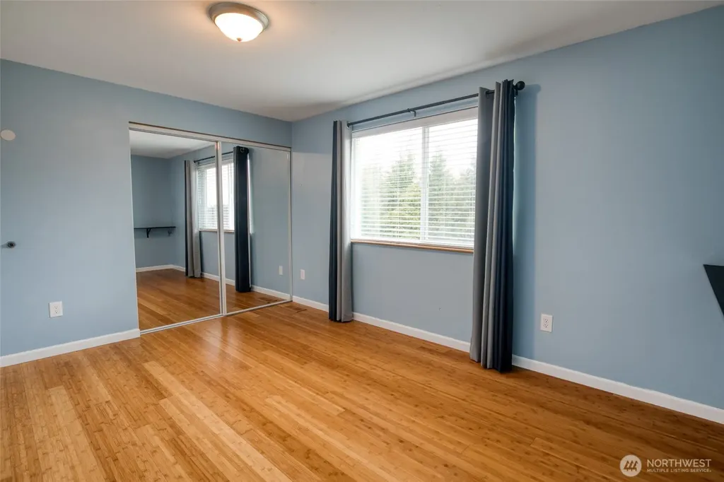 828 Ocean Avenue Cosmopolis WA 98595