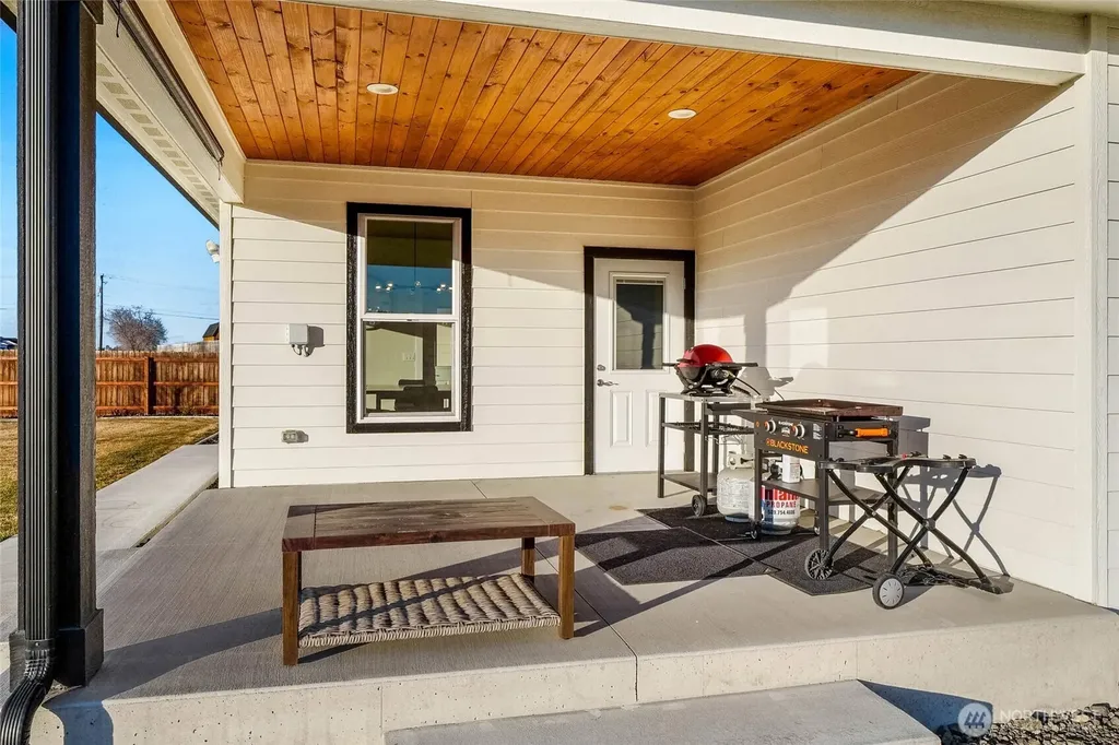 2054 H.2 NE Moses Lake WA 98837