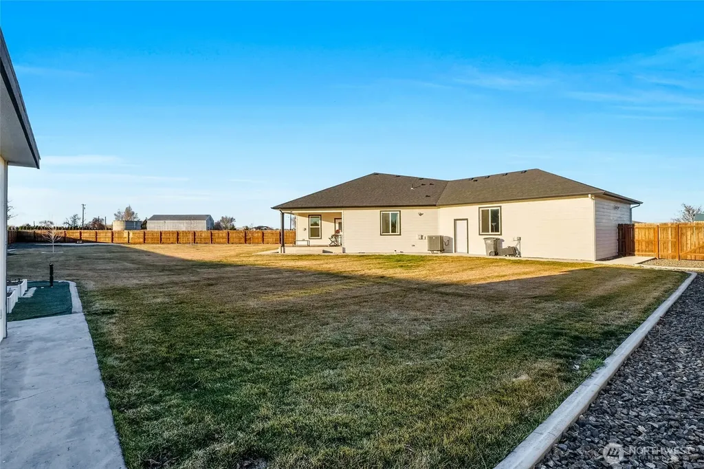 2054 H.2 NE Moses Lake WA 98837