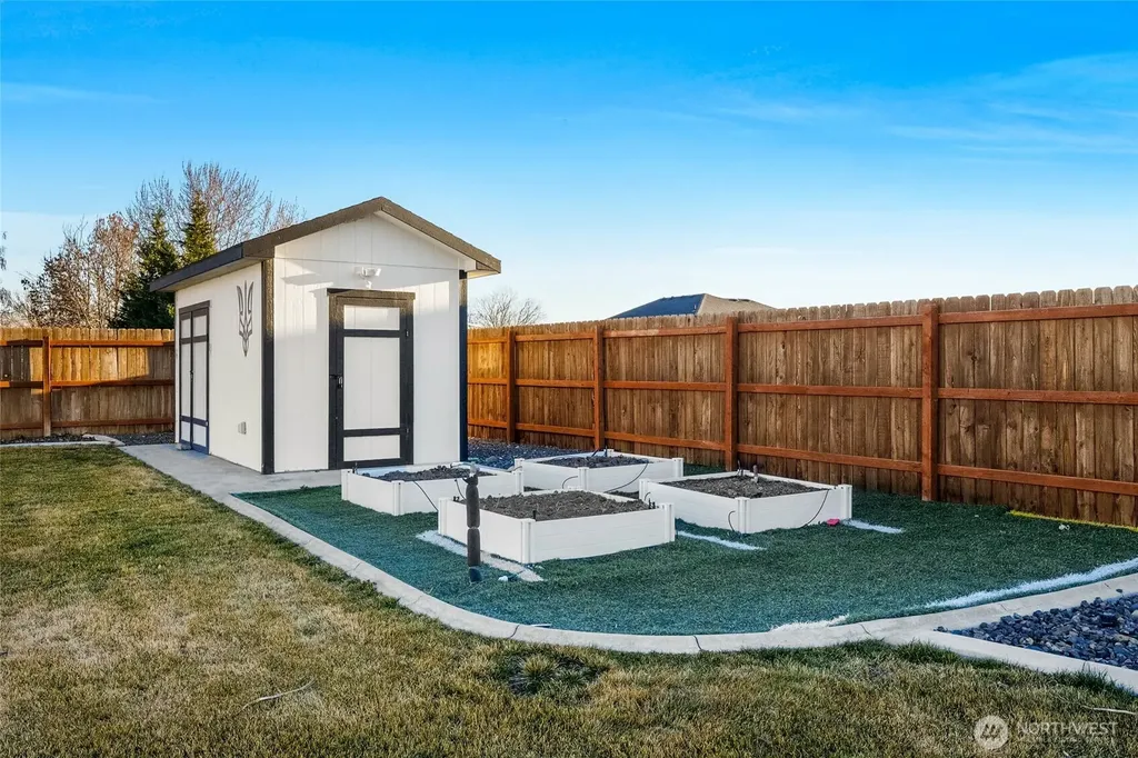 2054 H.2 NE Moses Lake WA 98837
