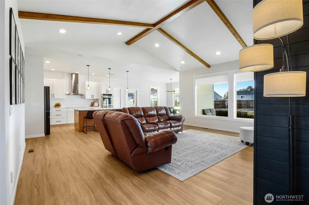 2054 H.2 NE Moses Lake WA 98837