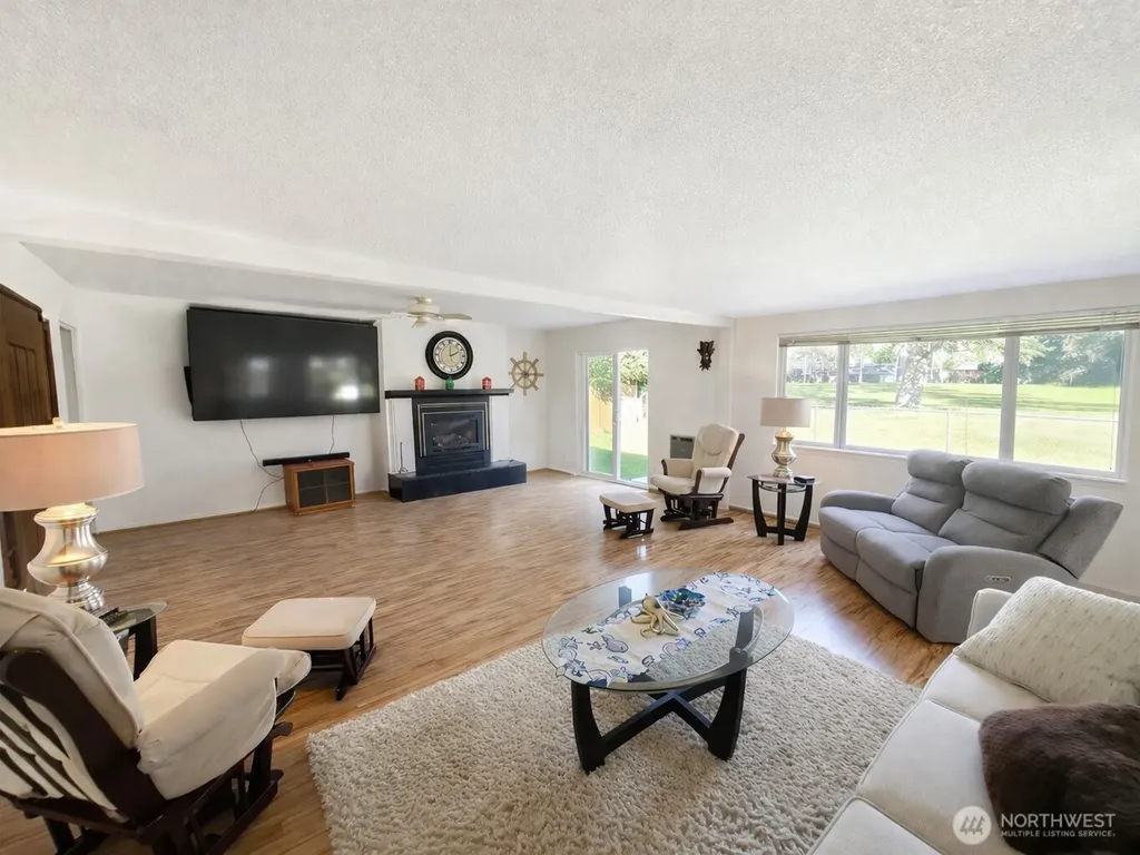 198 Octopus Avenue NE Ocean Shores WA 98569