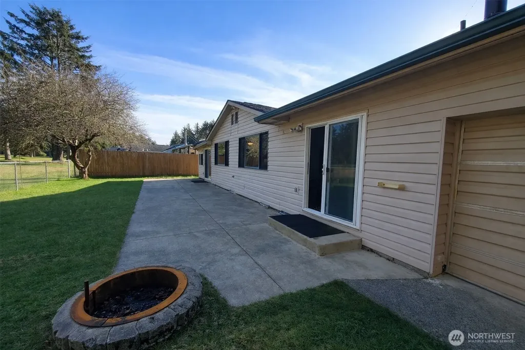 198 Octopus Avenue NE Ocean Shores WA 98569