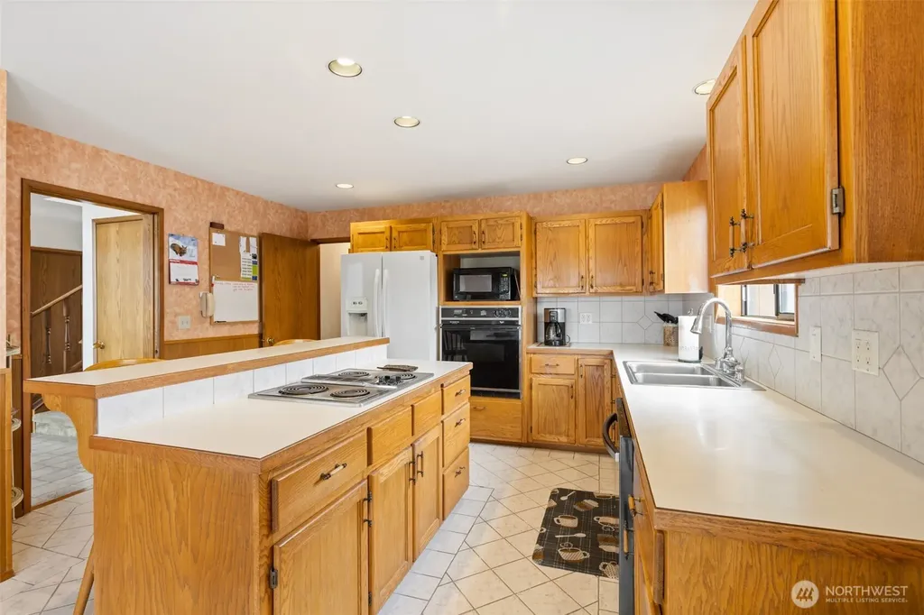 1813 E 3rd Street Port Angeles WA 98362
