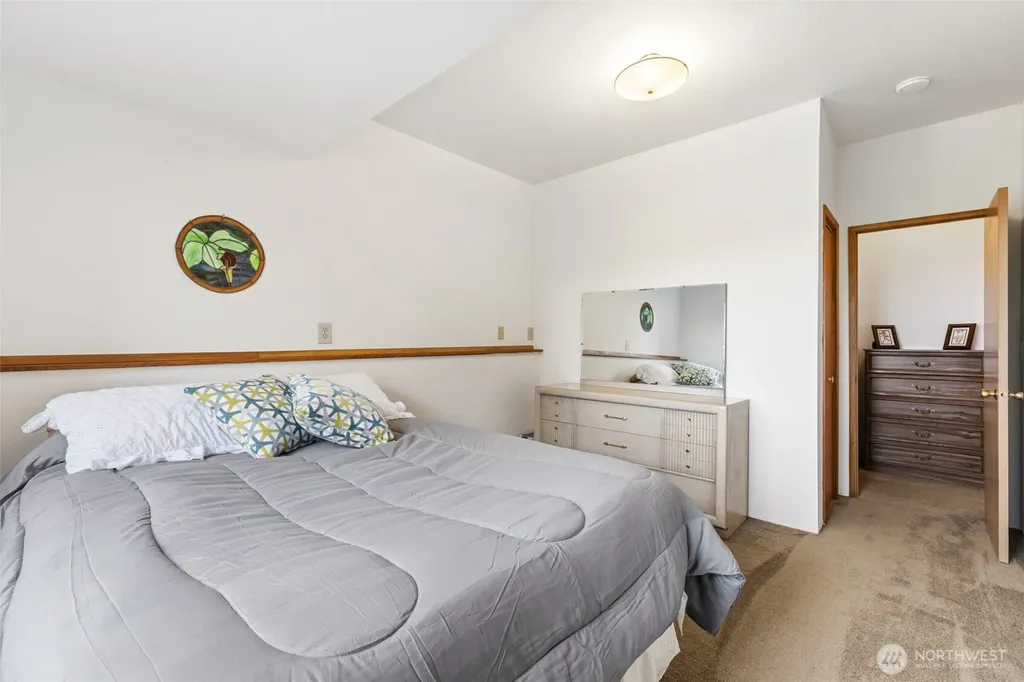 1813 E 3rd Street Port Angeles WA 98362
