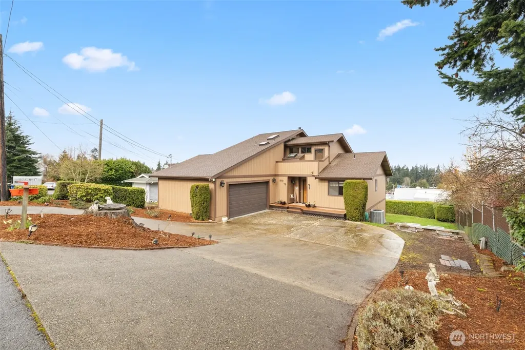 1813 E 3rd Street Port Angeles WA 98362