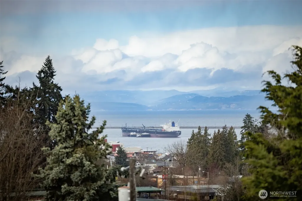 1813 E 3rd Street Port Angeles WA 98362