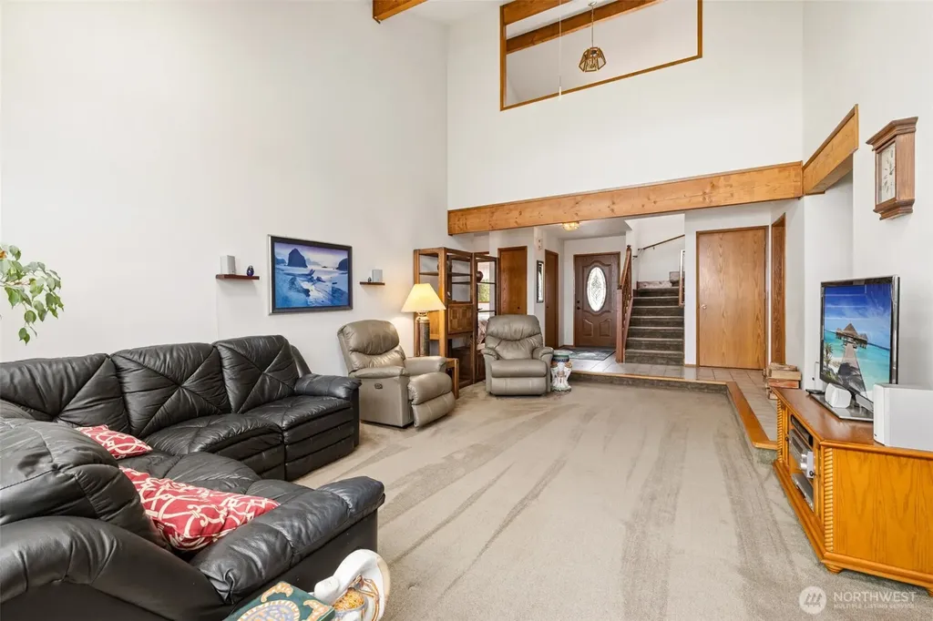 1813 E 3rd Street Port Angeles WA 98362