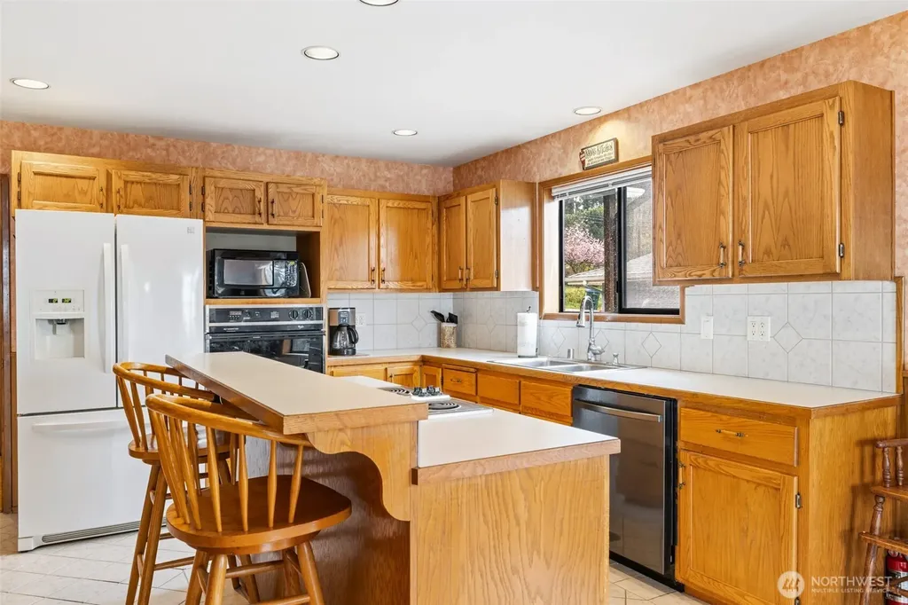 1813 E 3rd Street Port Angeles WA 98362