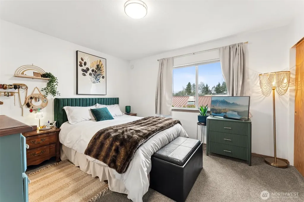4016 7th Street SW Puyallup WA 98373