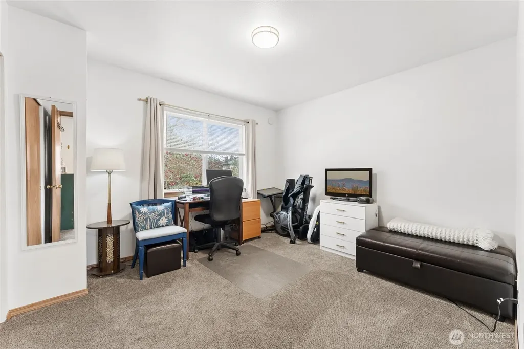4016 7th Street SW Puyallup WA 98373