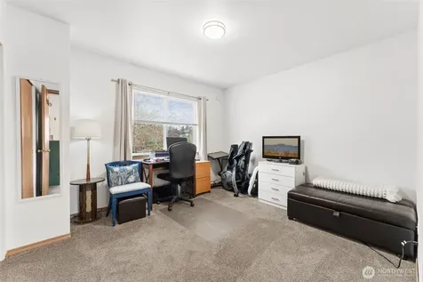 4016 7th Street SW Puyallup WA 98373