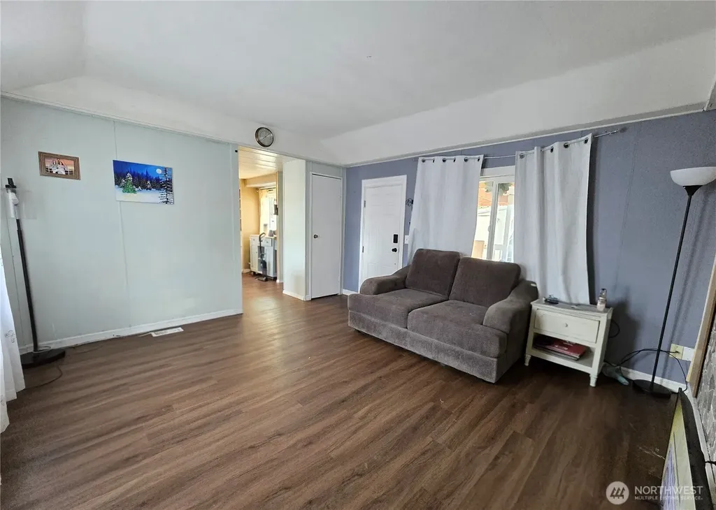 38 Hurd Road Elma WA 98541