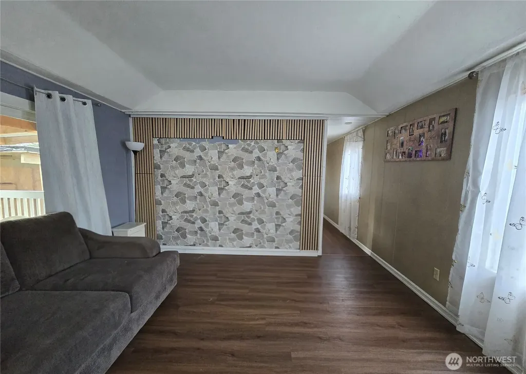 38 Hurd Road Elma WA 98541