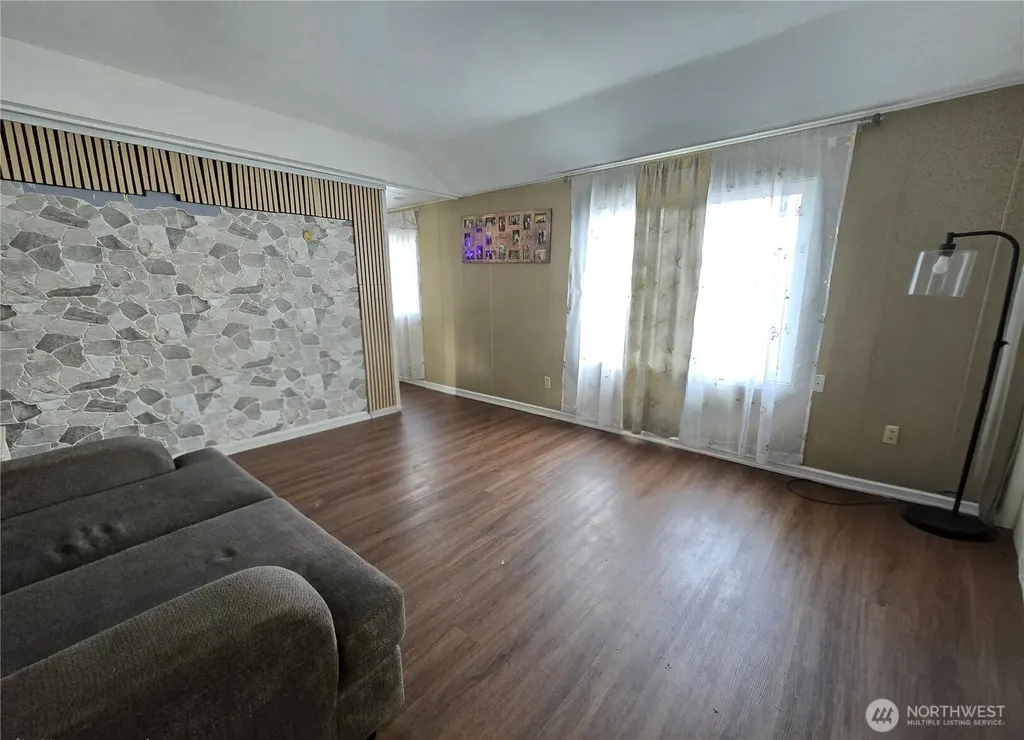 38 Hurd Road Elma WA 98541