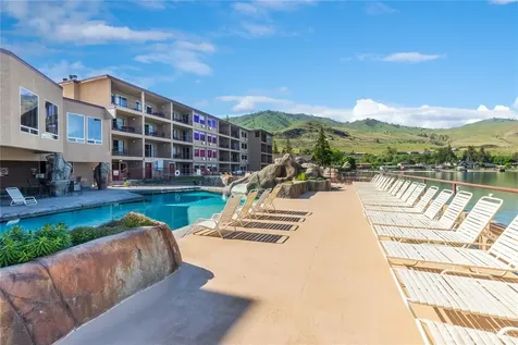 322 W Woodin Avenue Chelan WA 98816