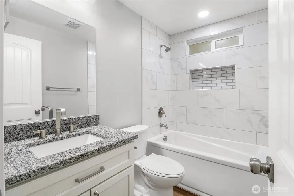 3120 W Lakeside Drive Moses Lake WA 98837