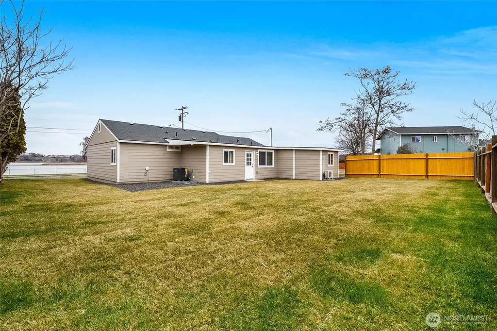 3120 W Lakeside Drive Moses Lake WA 98837