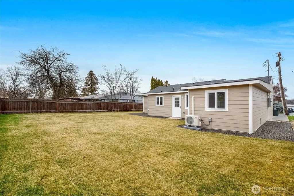 3120 W Lakeside Drive Moses Lake WA 98837