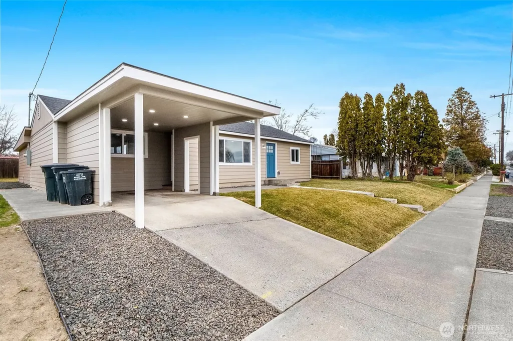 3120 W Lakeside Drive Moses Lake WA 98837