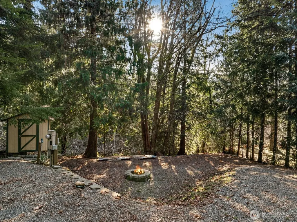 30 N Discovery Place Hoodsport WA 98548