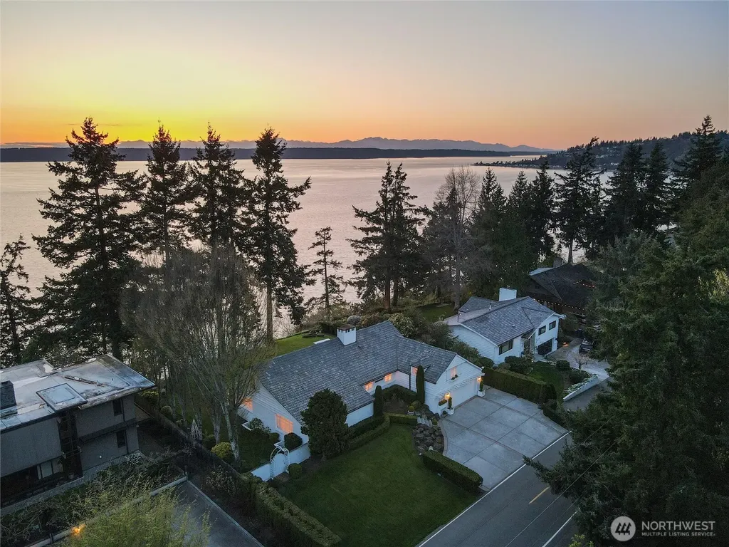 19263 Edgecliff Drive SW Normandy Park WA 98166