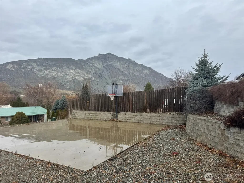21 Orchard Loop Road N Tonasket WA 98855